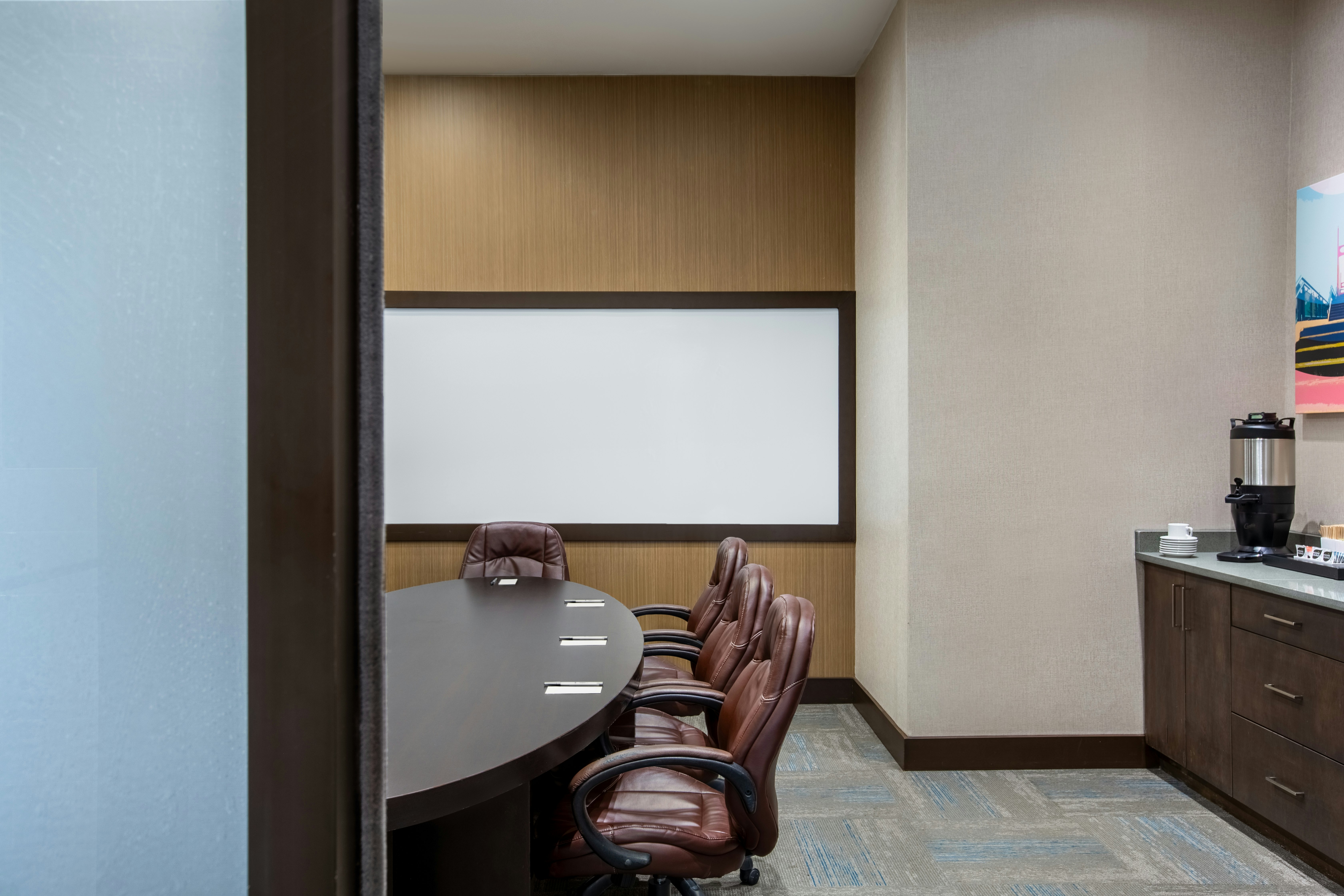 Hampton Inn by Hilton Kamloops 42/44
