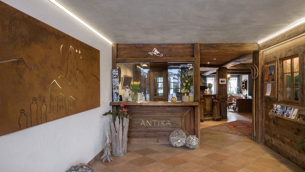 Hotel Antika 10/63