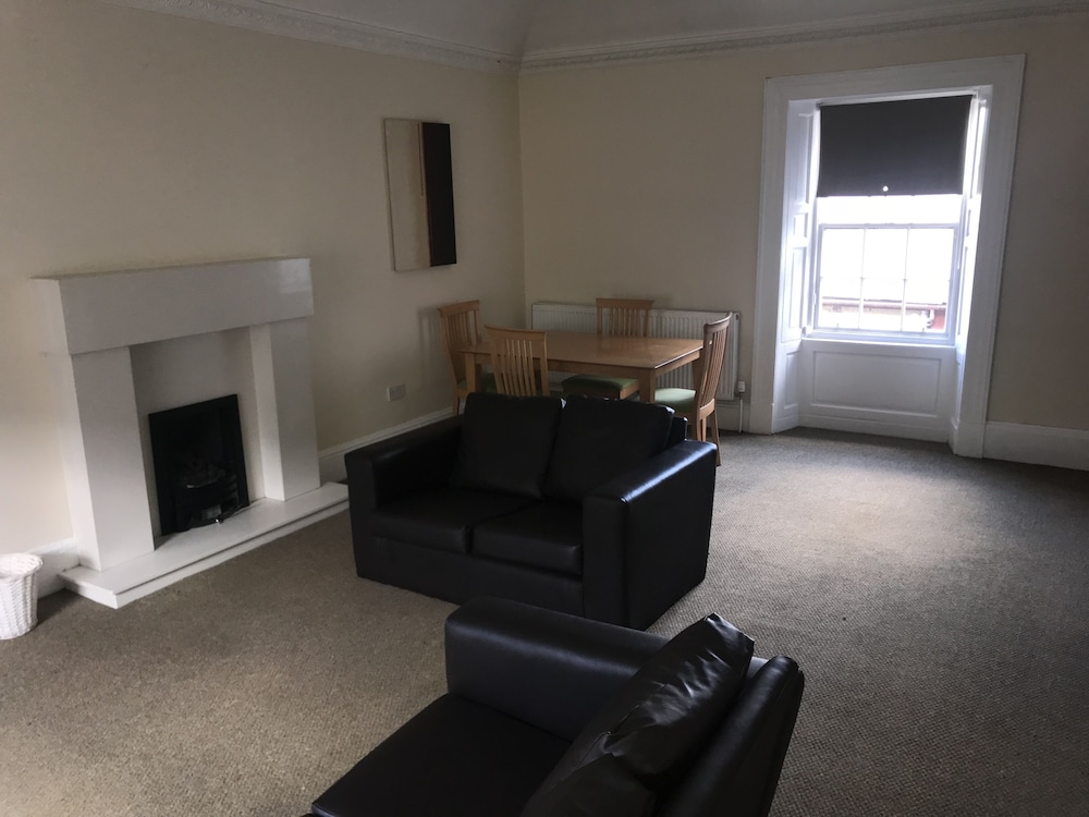 Smithyends Apartment 6/11