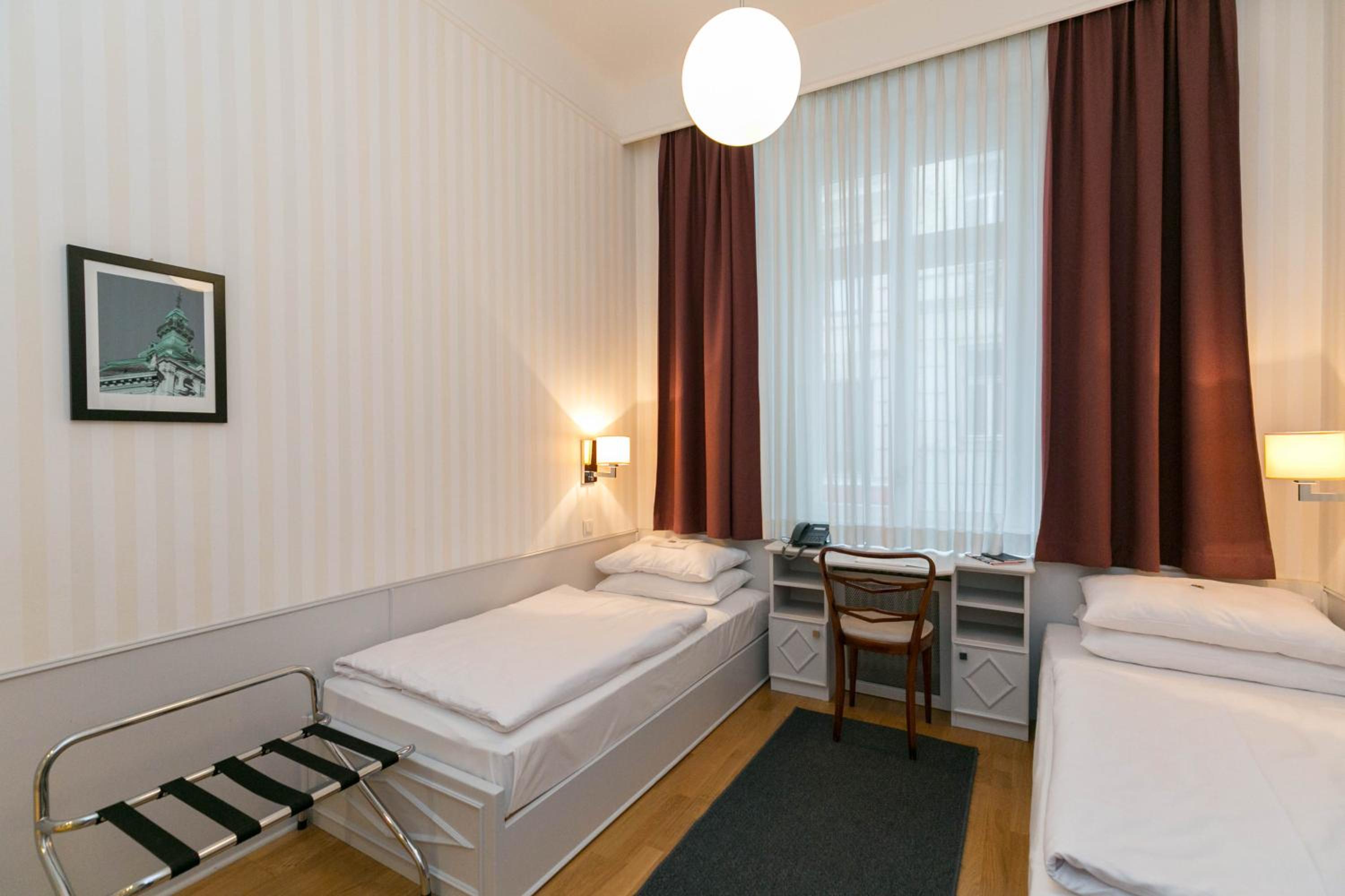 Room, Single Bed, Small