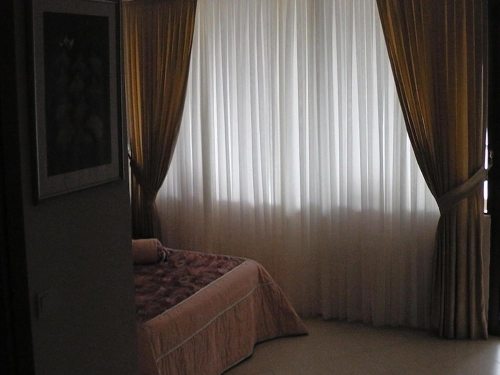 Ucem Hotel Golden Sea 6/19