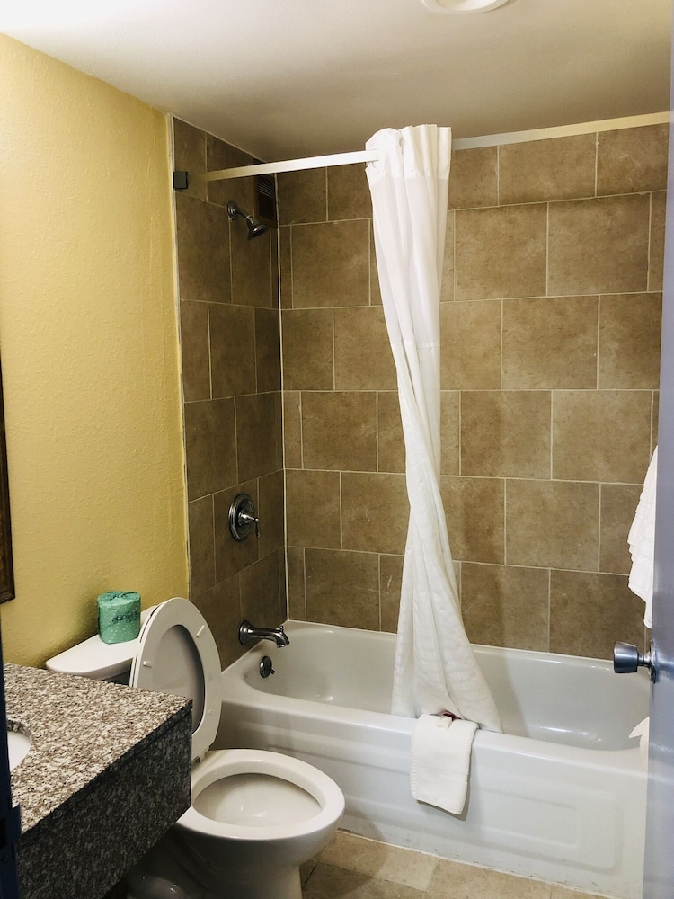 Days Inn By Wyndham Sharonville 11/38