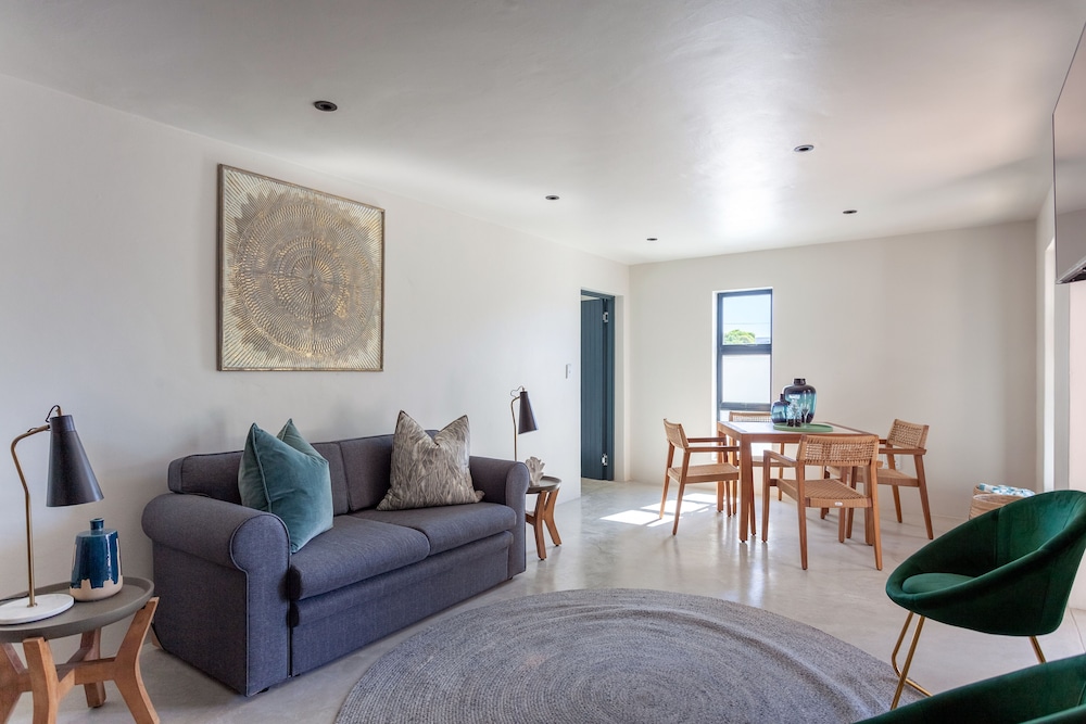 Abalone House &amp; Spa 49/75