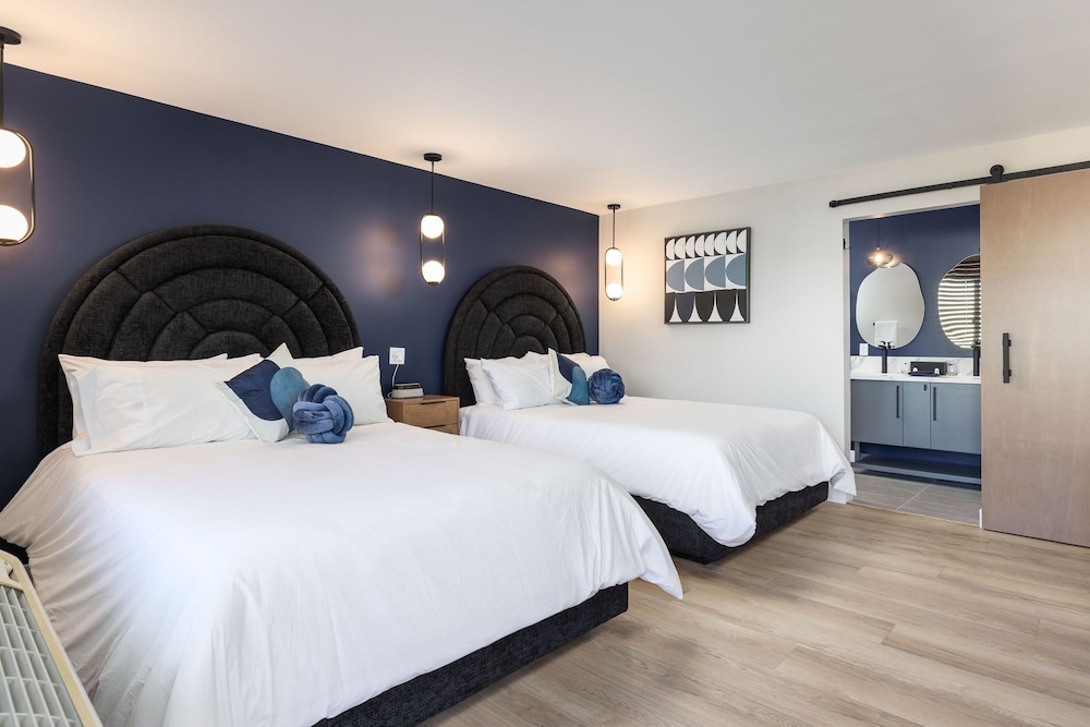 California Inn 14/49