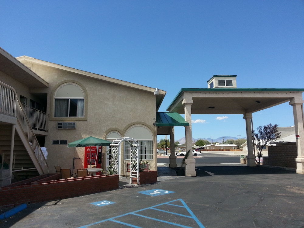 Super 8 By Wyndham Ridgecrest 5/44