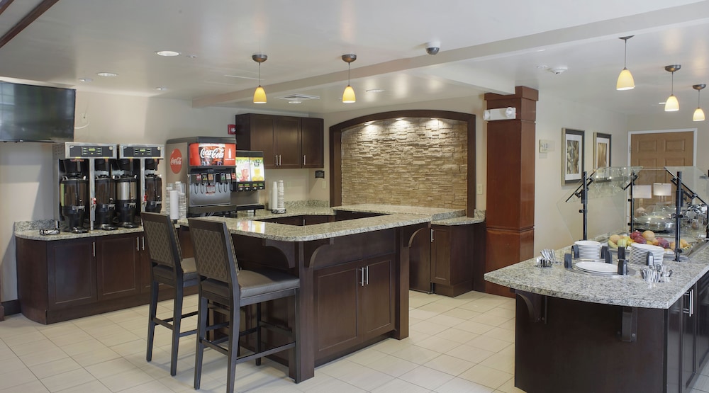 Staybridge Suites Fayetteville Univ of Arkansas 35/51