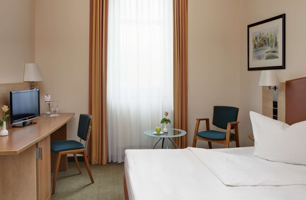 IntercityHotel Berlin Ostbahnhof 15/38