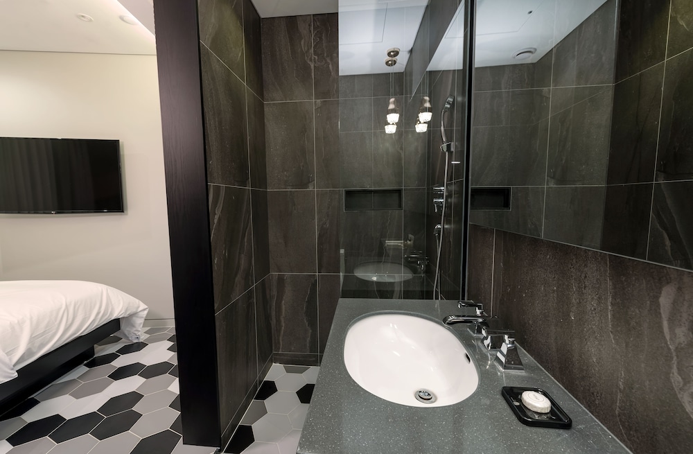 HOTEL THE DESIGNERS DDP 28/53