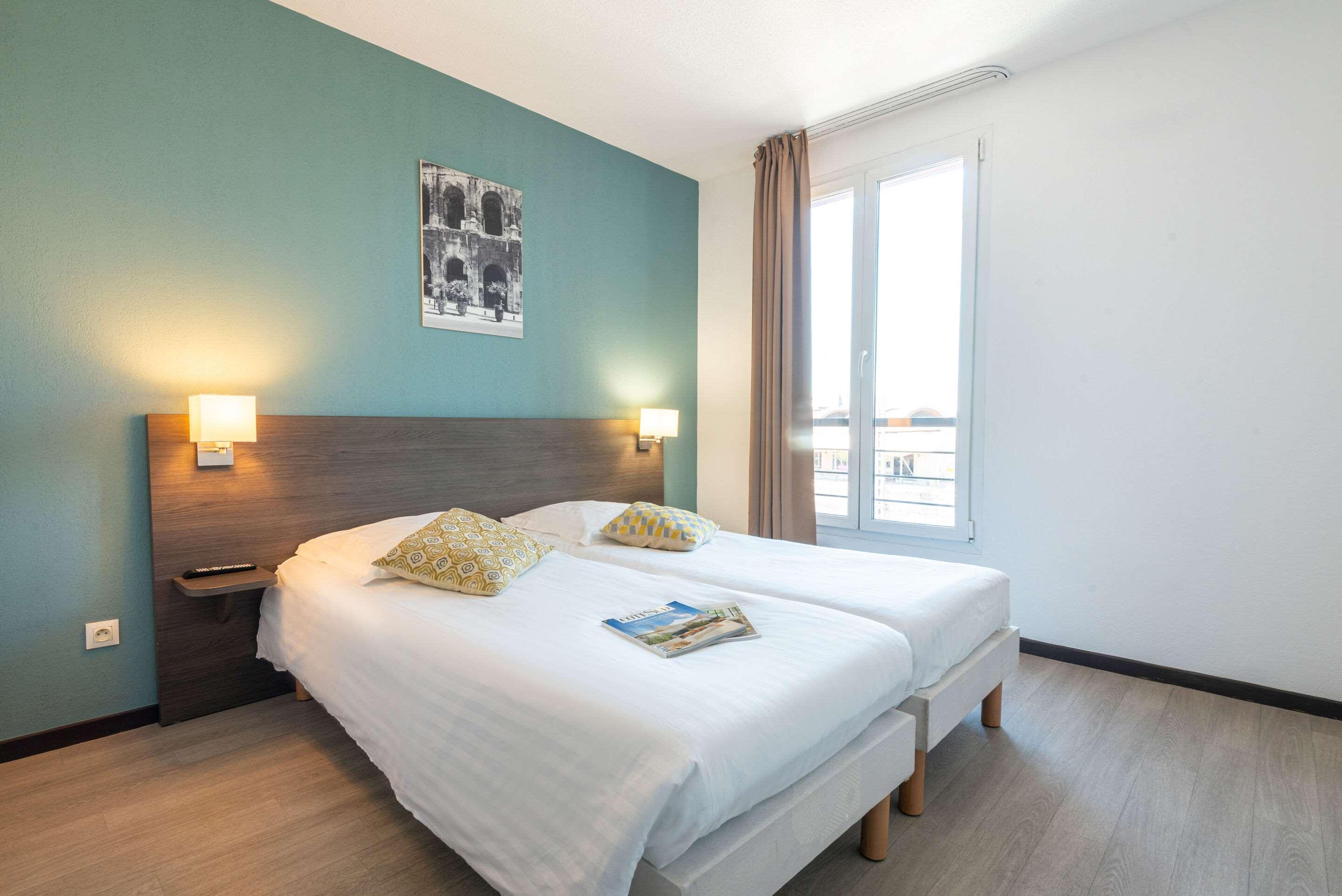شقة بسريرين