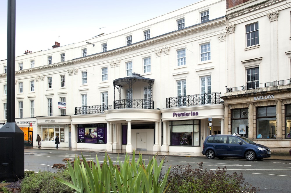 Premier Inn Leamington Spa Town Centre 46/54