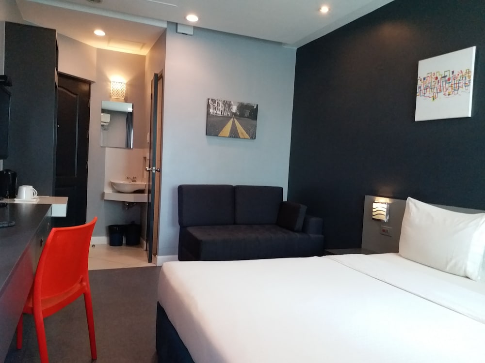 غرفة بسرير كينج، Leez Inn Malate 3/8