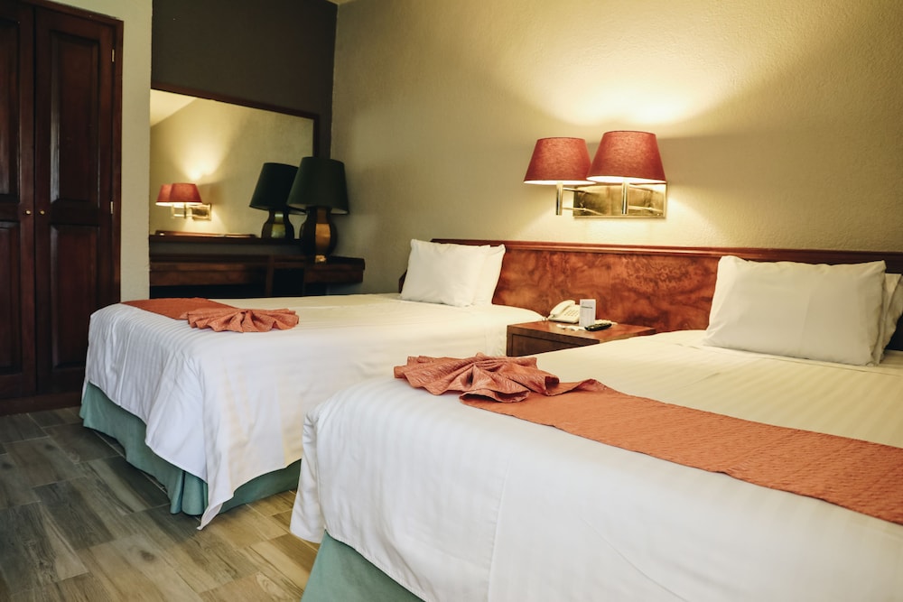 Hotel La Joya 6/62