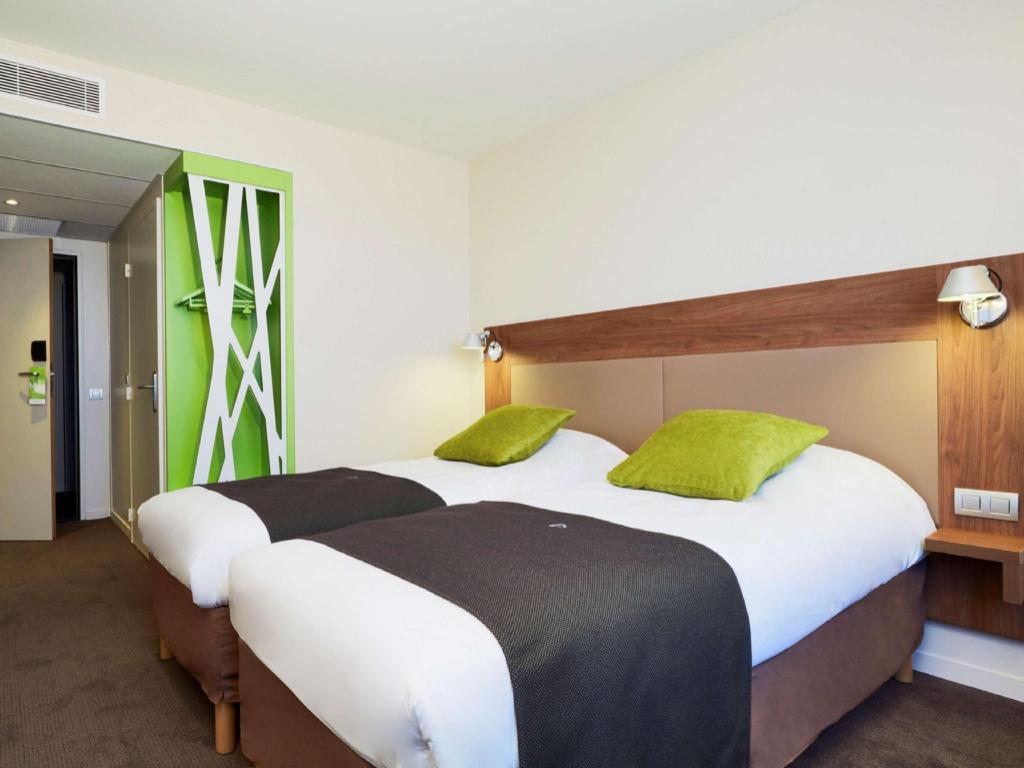 Next Generation, 1 Double and 1 Single Bed