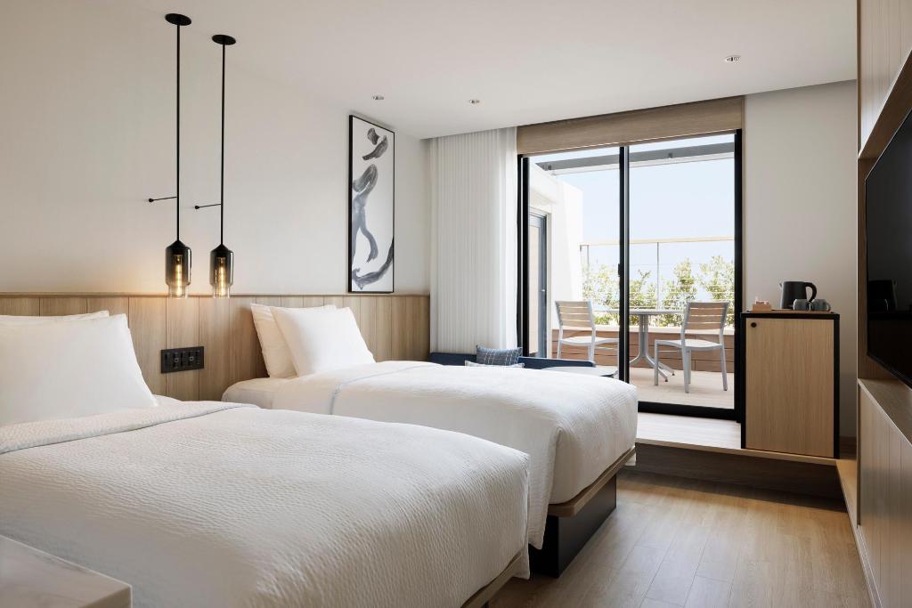 Ocean, Guest Room, Twin Beds, Ocean View, Terrace