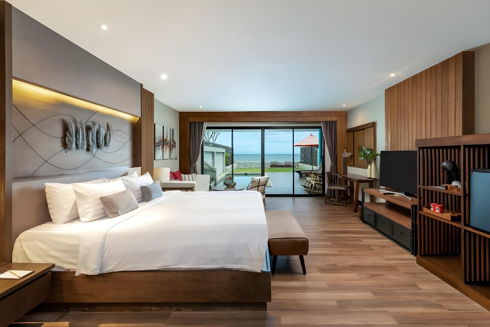 Pool, Villa, King Bed, Sea Front