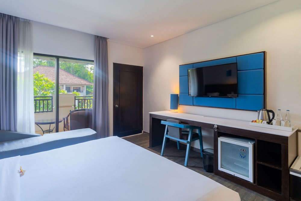 DELUXE, QUEEN BED, GARDEN VIEW