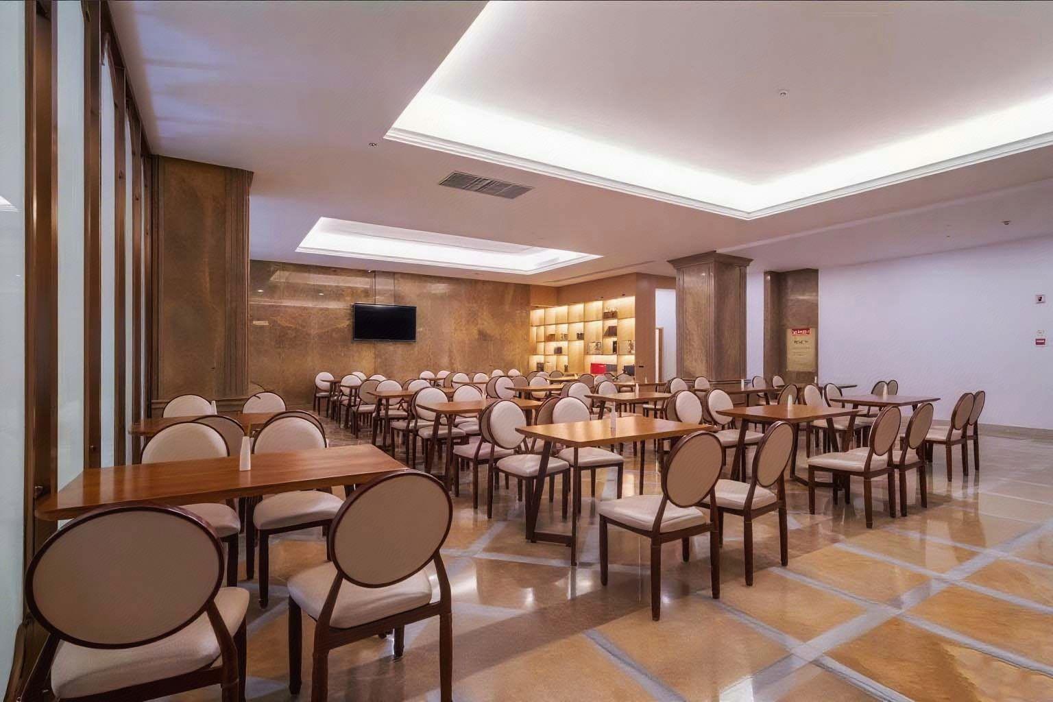Vienna International Hotel (Jinjiang Airport) 21/34
