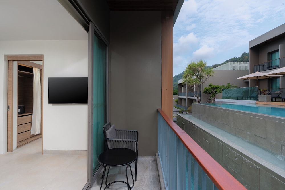 AtEase Phuket Patong 72/82
