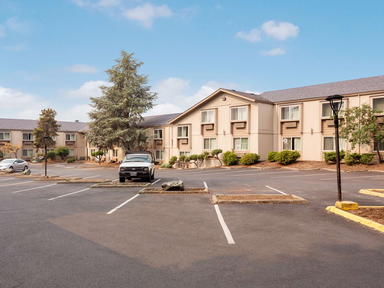 Red Lion Inn & Suites Grants Pass 8/10