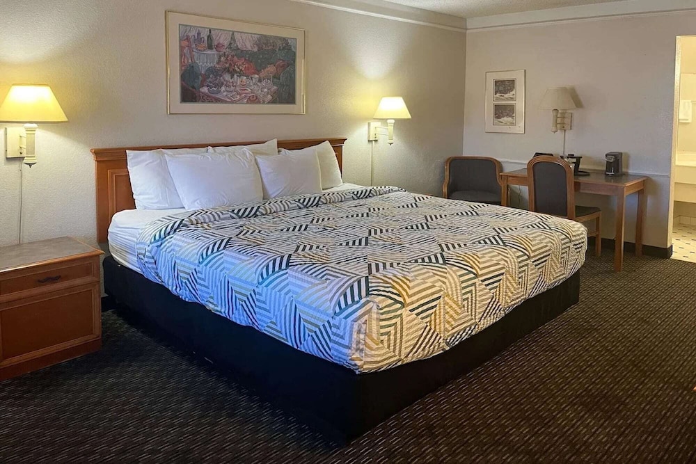 Room at Motel6 Phoenix, AZ - Midtown, PHOENIX - AZ