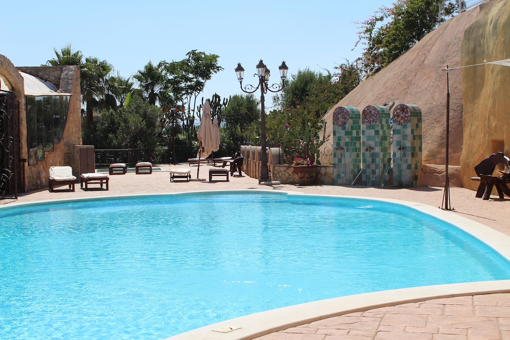 GRAND HOTEL LA BATIA 6/60