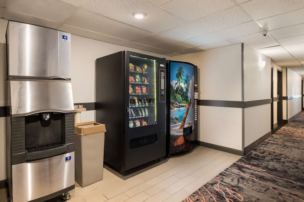 Red Lion Inn & Suites Ontario 30/38