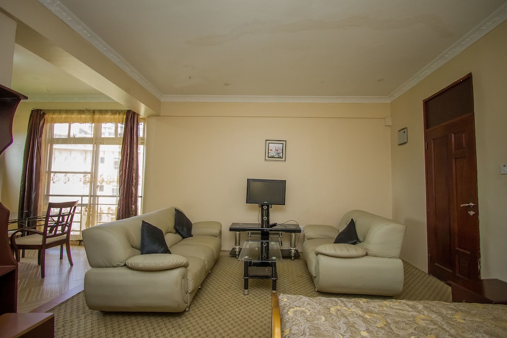 Grand Global Hotel 40/65