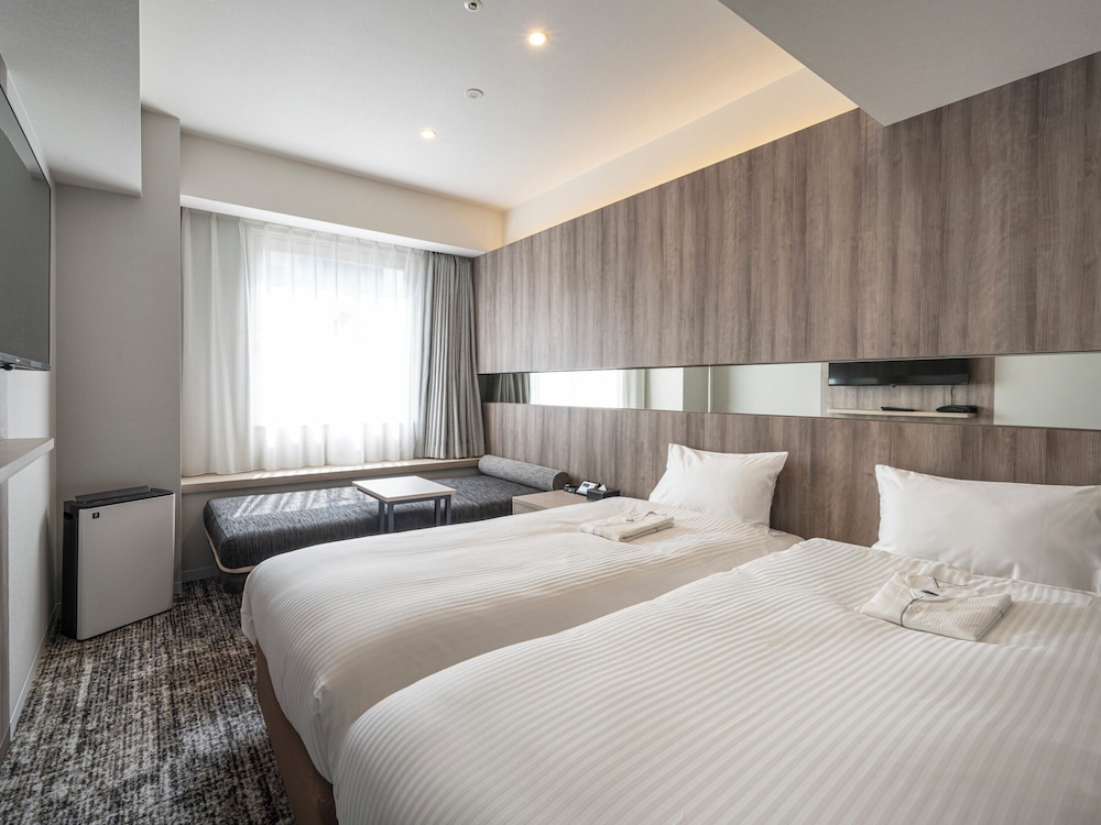 PREMIER, TWIN BEDS