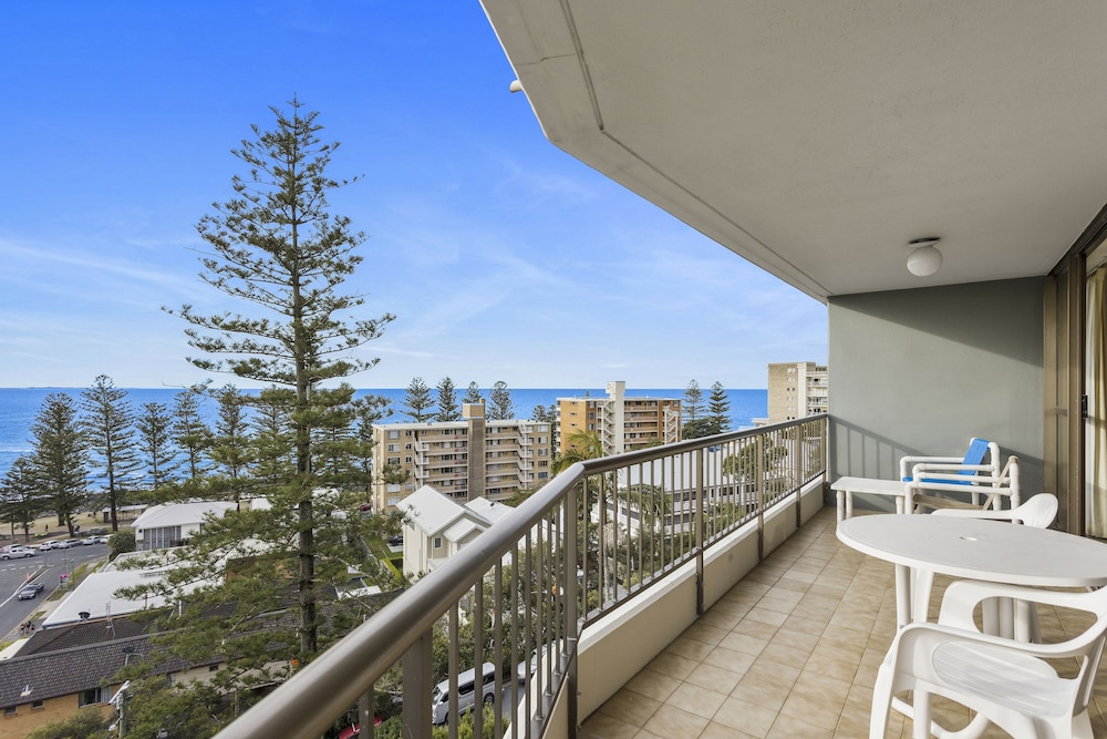 Gemini Court Holiday Apartments 5/47