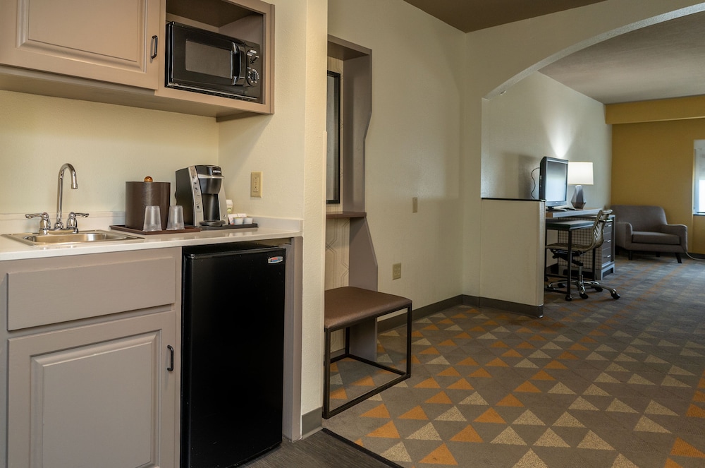 Holiday Inn Hotel And Suites Beaufort Highway 21 7/44