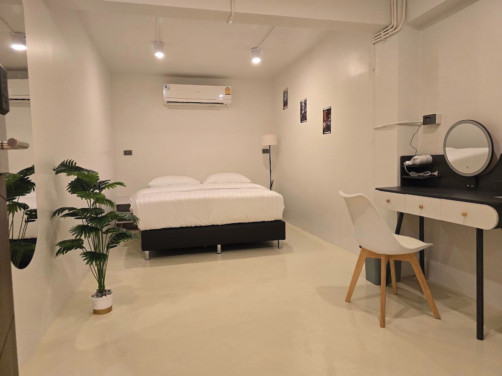 Tuk Tuk Hostel 70/70