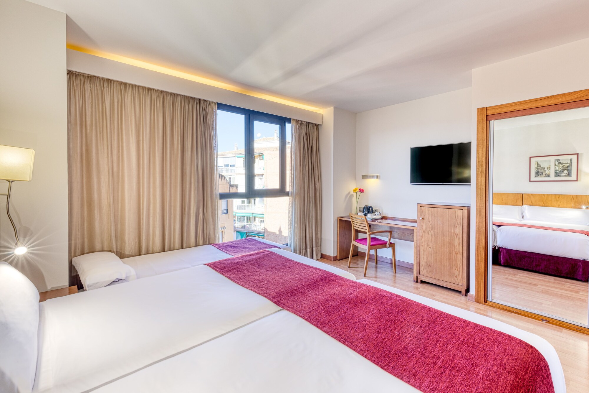 ROOM, TRIPLE
