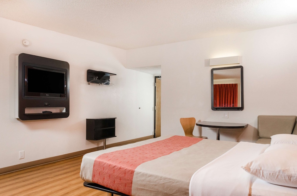 Ramada by Wyndham Merced 22/57