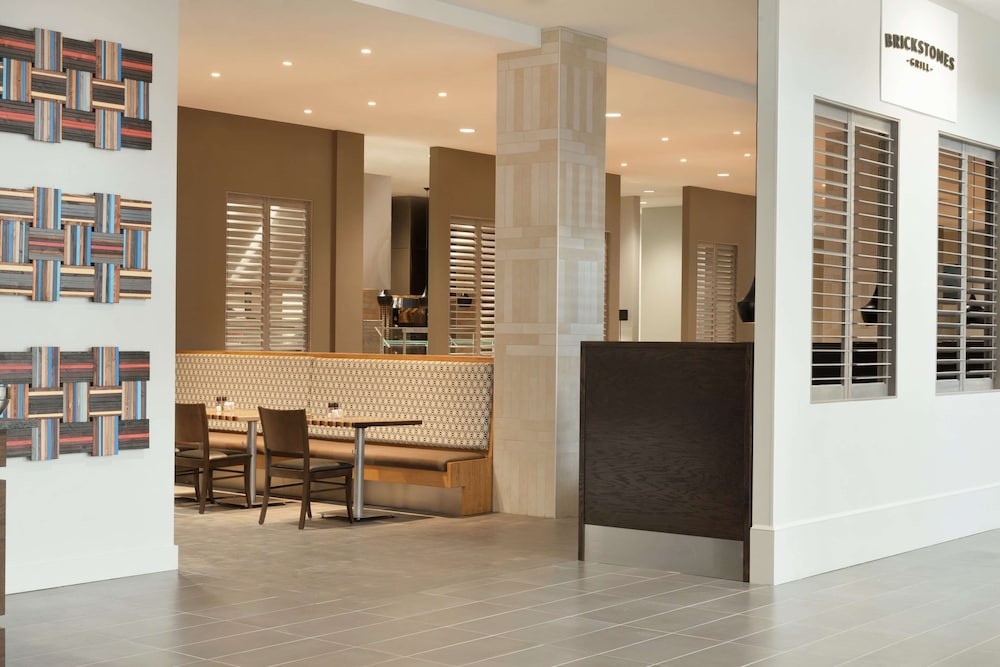 Embassy Suites by Hilton Charlotte Ayrsley 40/53