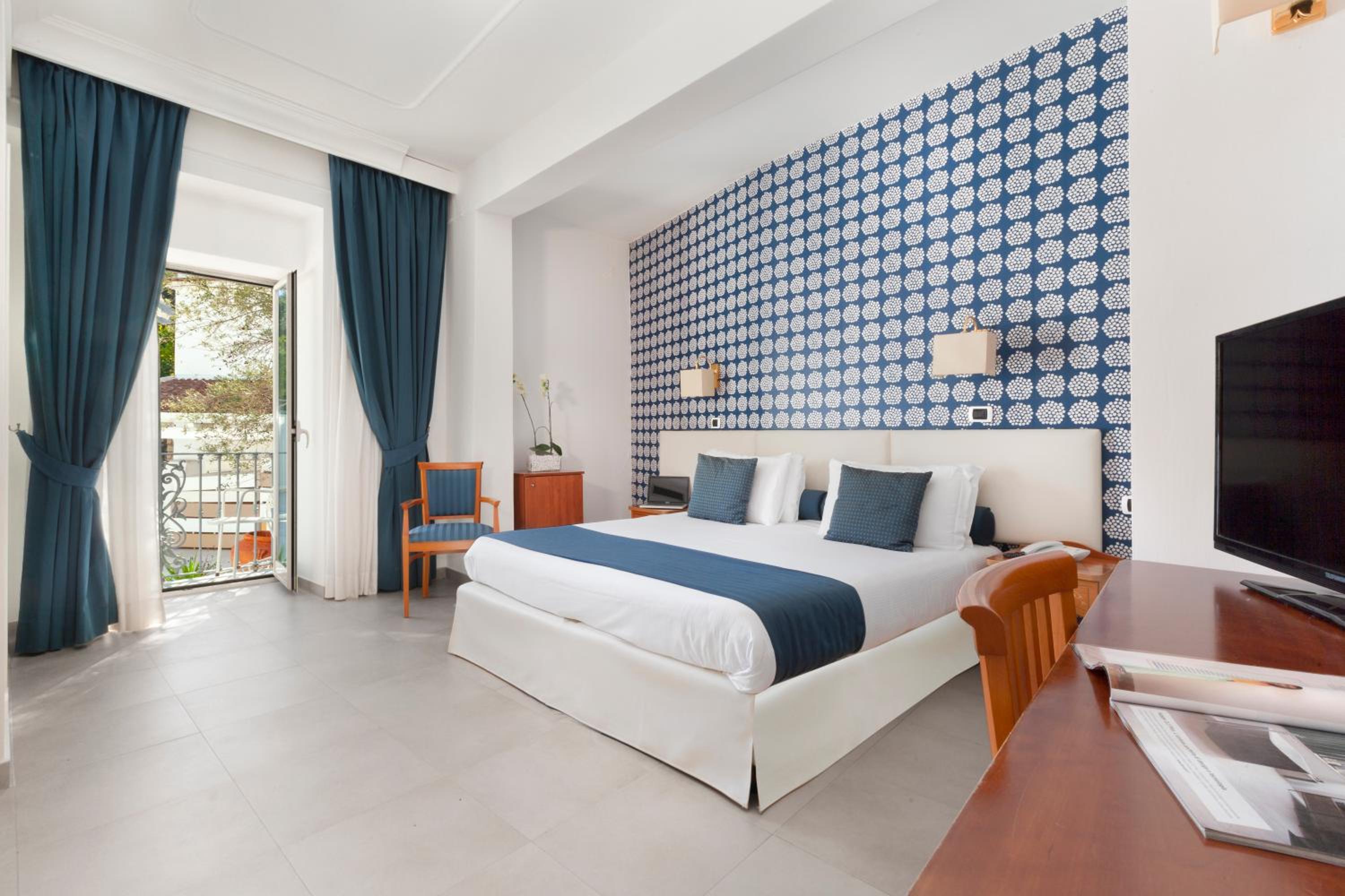 ROOM, DOUBLE BED, BALCONY, ANNEX