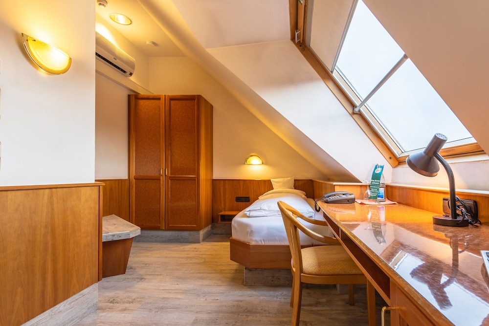 AAAA Hotelwelt Kubler 12/33