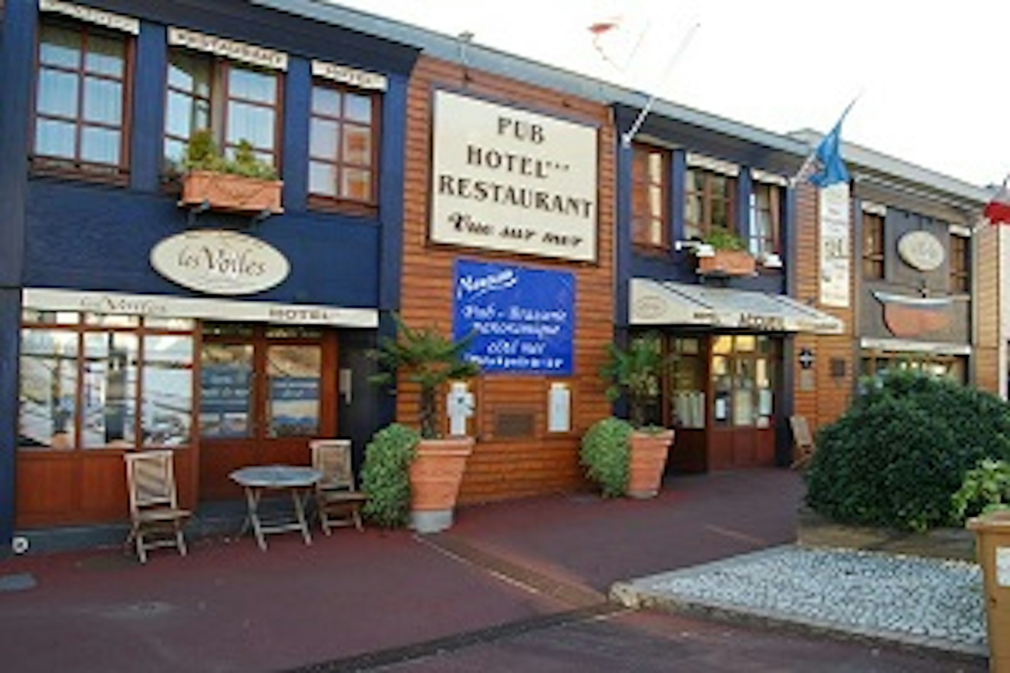 La Petite Rade Hotel 2/38