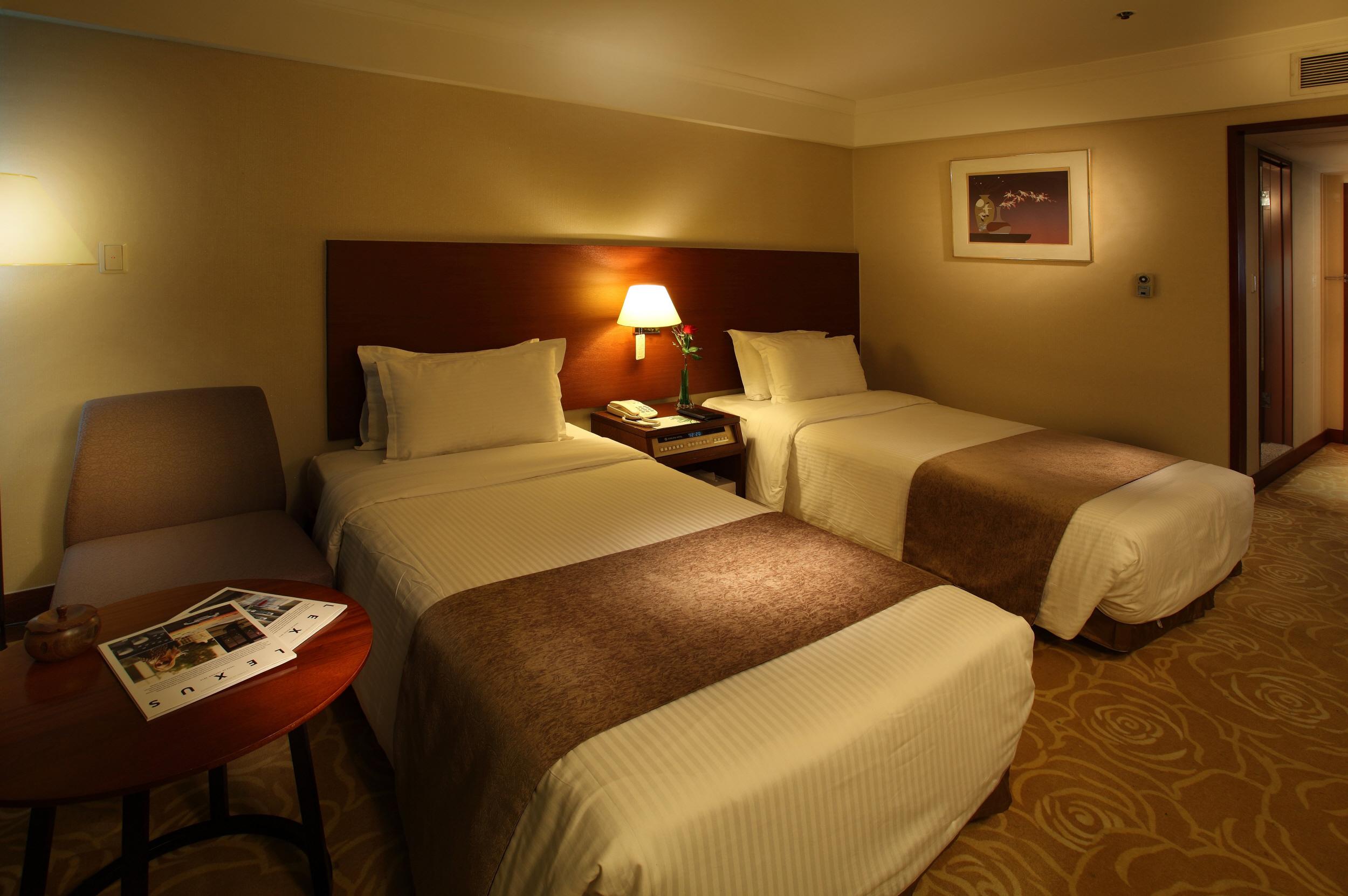 Standard, Twin Beds
