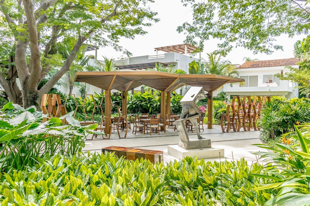 Vallarta Gardens Beach Front Hotel and Residences 64/65