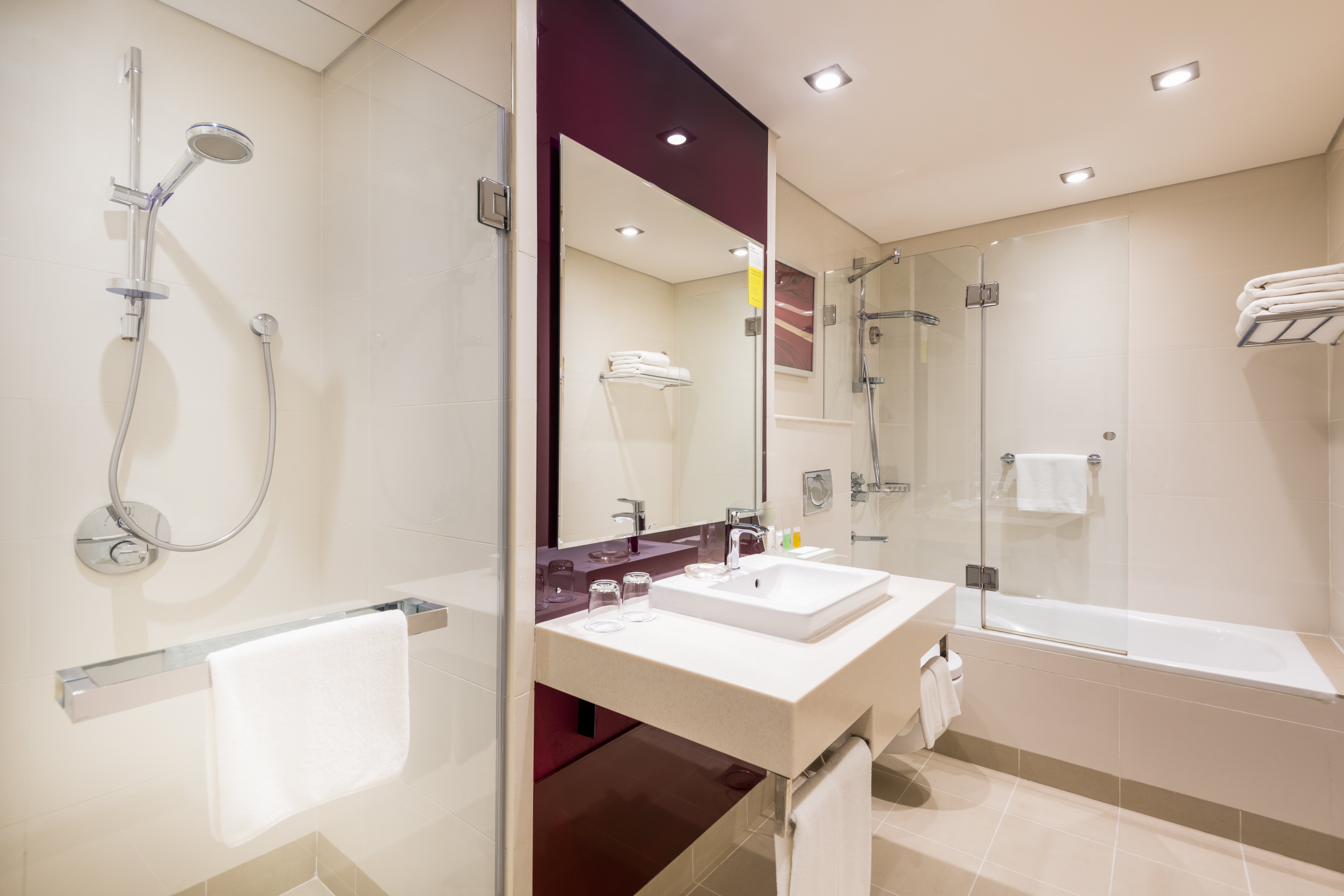 Holiday Inn Muscat al Seeb by IHG 73/73
