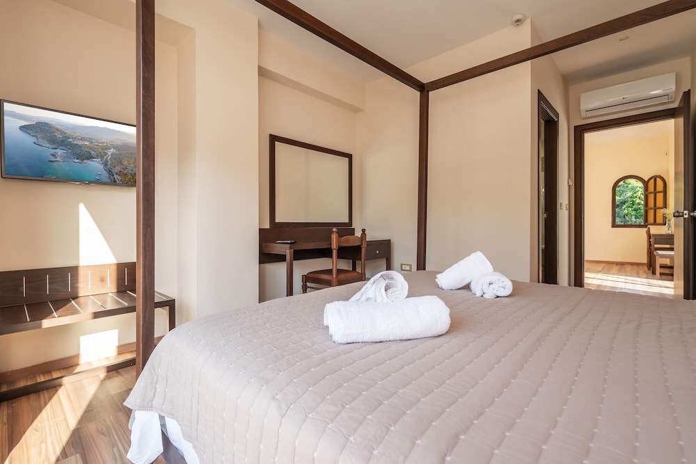 Ladiko Inn Hotel 22/62