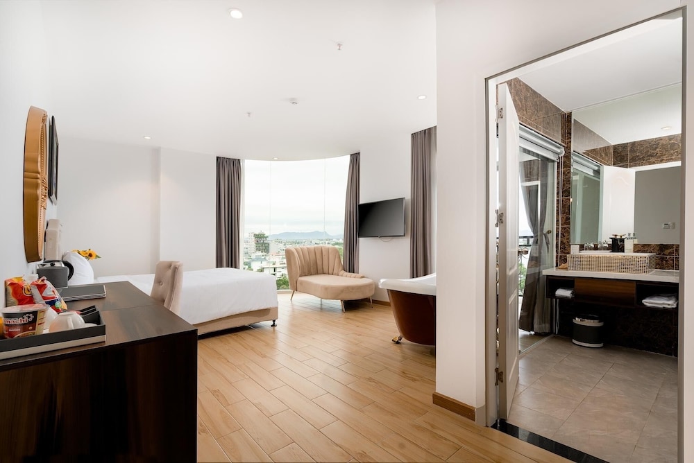 RHM Luxury Hotel And Suite 32/53