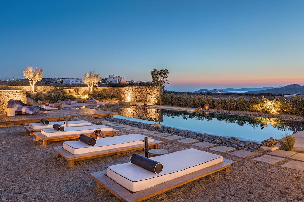 Portes Mykonos Suites And Villas 70/77