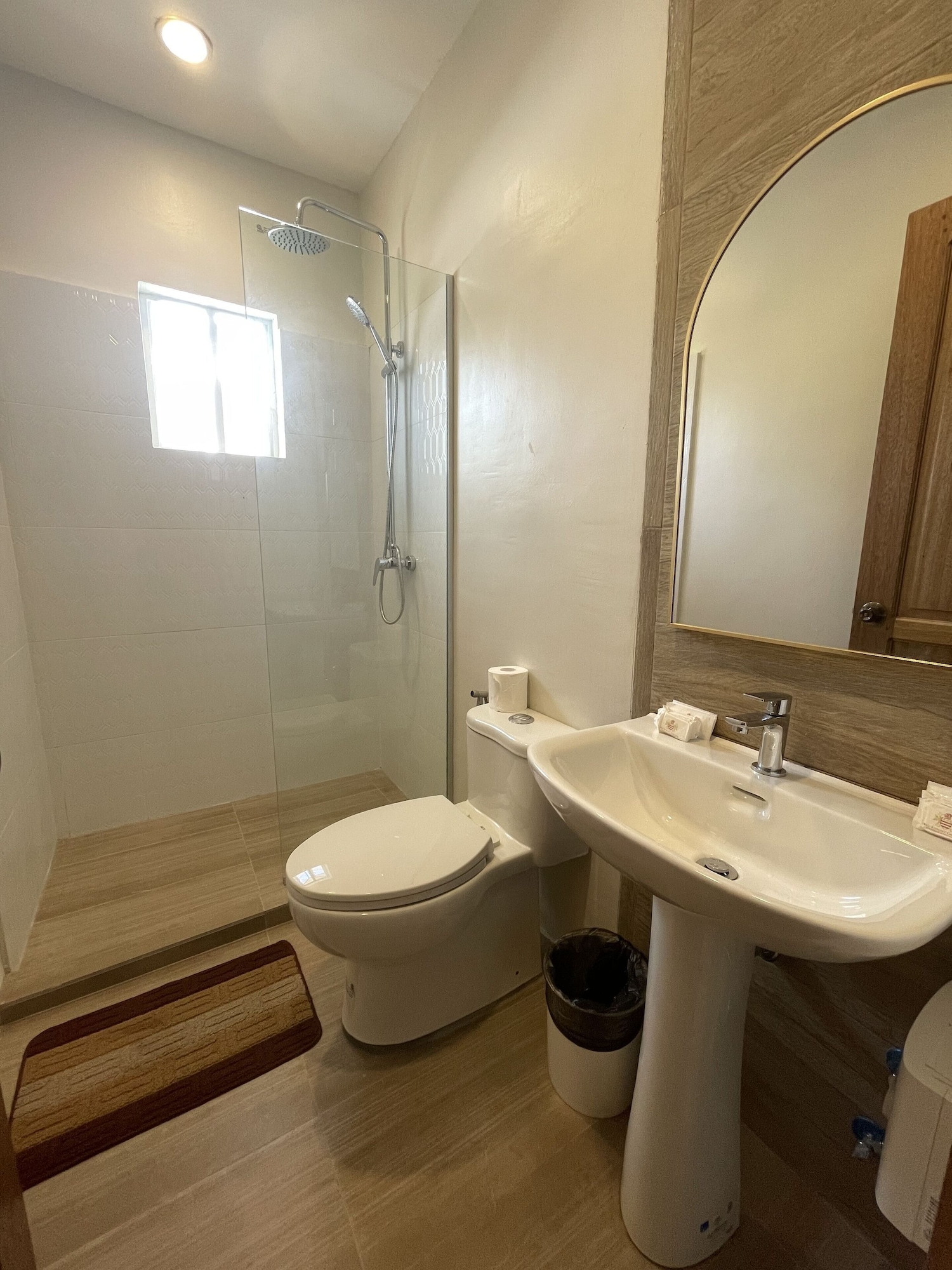 3 BEDROOMS, SUITE