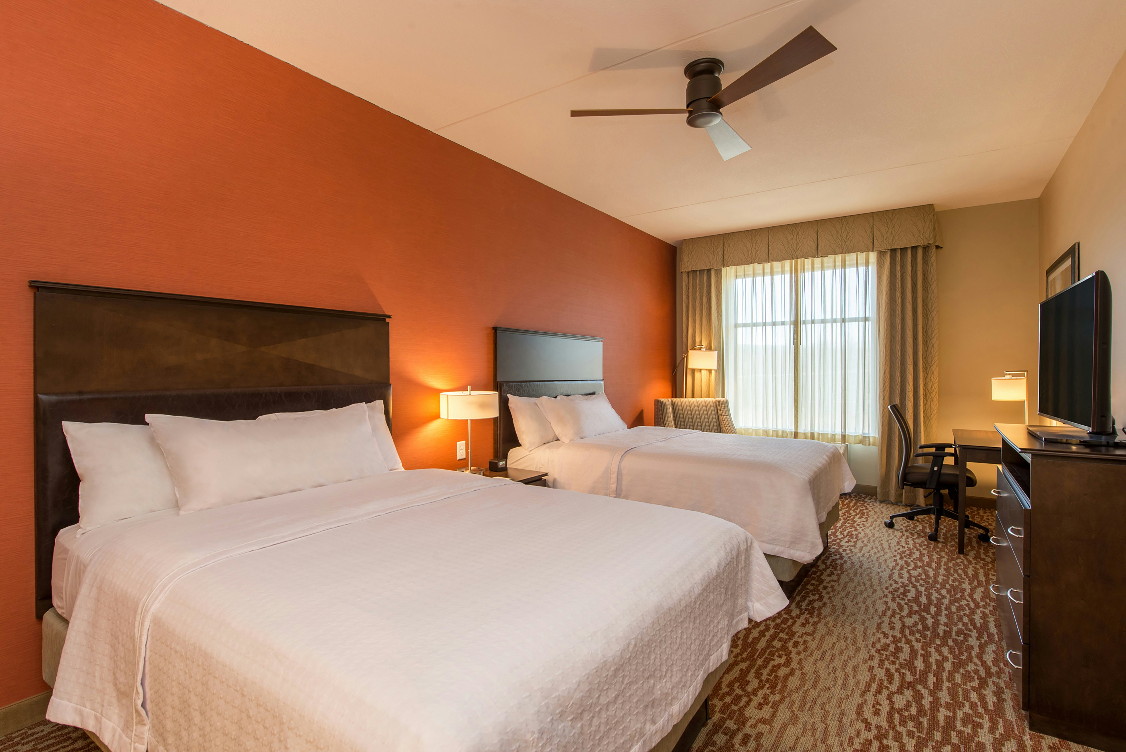 Suite, 2 Queen Beds, Accessible