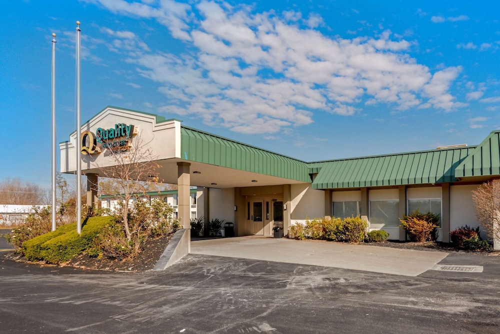 Quality Inn & Suites New Hartford - Utica 2/43