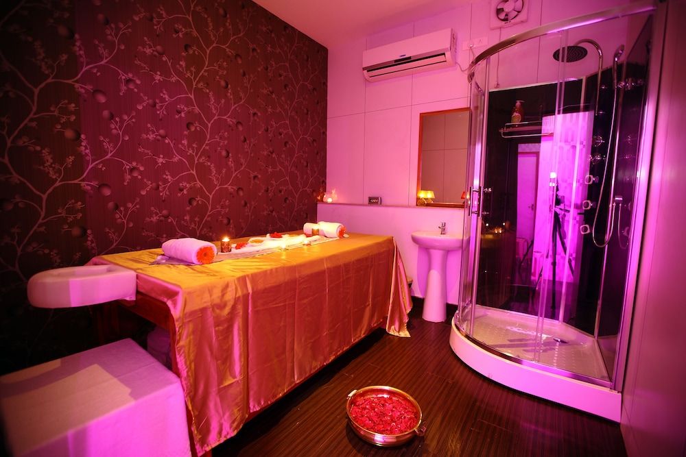 HOTEL RAJ PARK(FORMELY -RAMADA RAJ PARK INN) 25/63