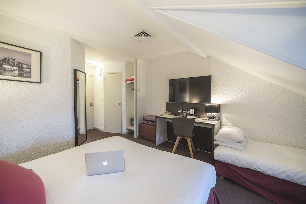 Mercure Auxerre Autoroute du Soleil 15/64
