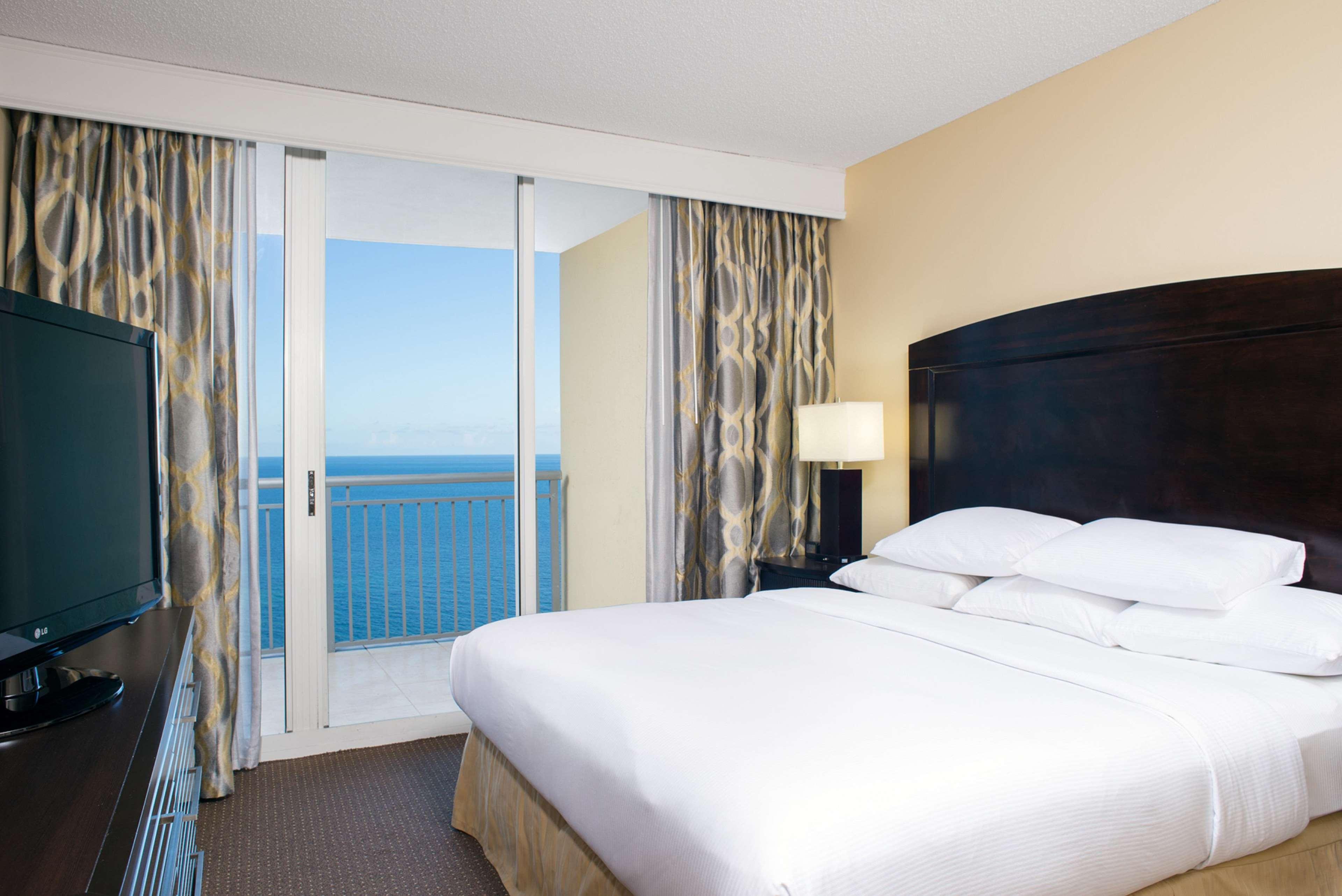 2 Bedrooms, Suite, 1 King or 2 Double Beds, Ocean View, Balcony