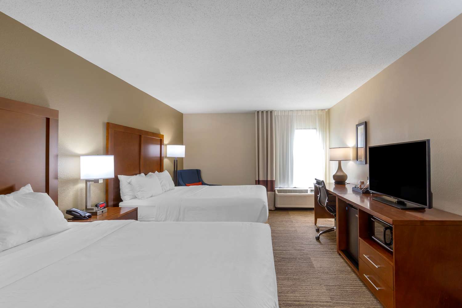 UPGRADE, 2 QUEEN BEDS